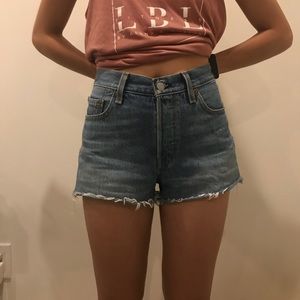 Levi’s High Waisted Cutoffs Size 25